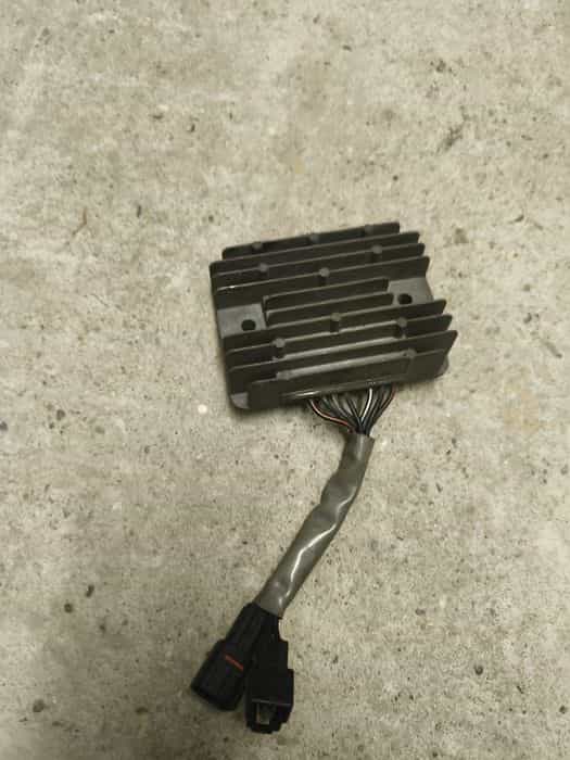 Regulator napięcia Suzuki GSX-R 1000k6
