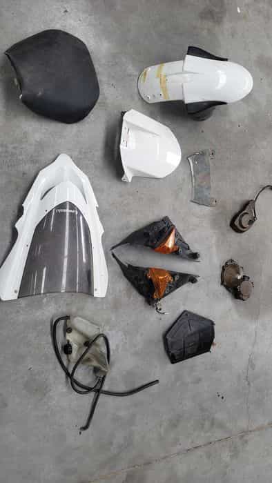 Kawasaki zx10 04-05 dekiel osłona wypełnienie błotnik  szyba fotel