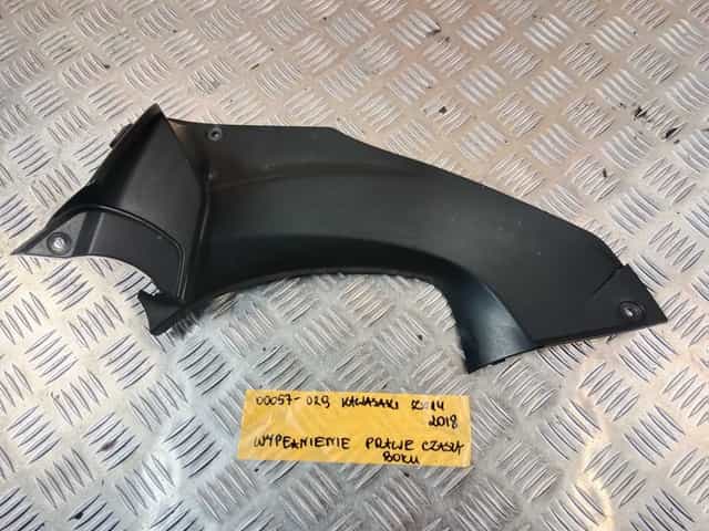 Kawasaki ZX14R Wypełnienie Prawe Czaszy Boku Bok Prawy Boczek  16-20