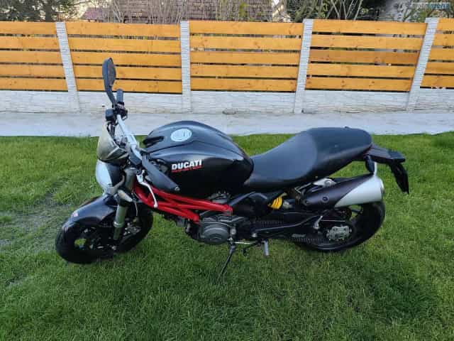Ducati Monster 796