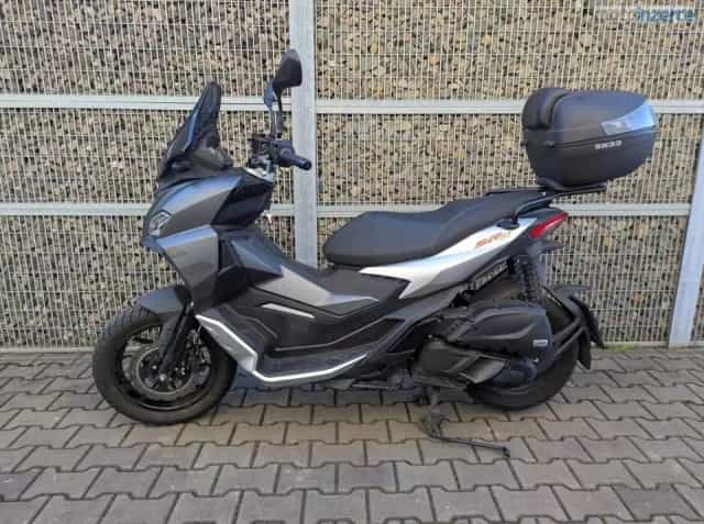 Aprilia SR GT 200