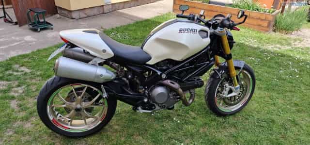 Ducati Monster 1100 S