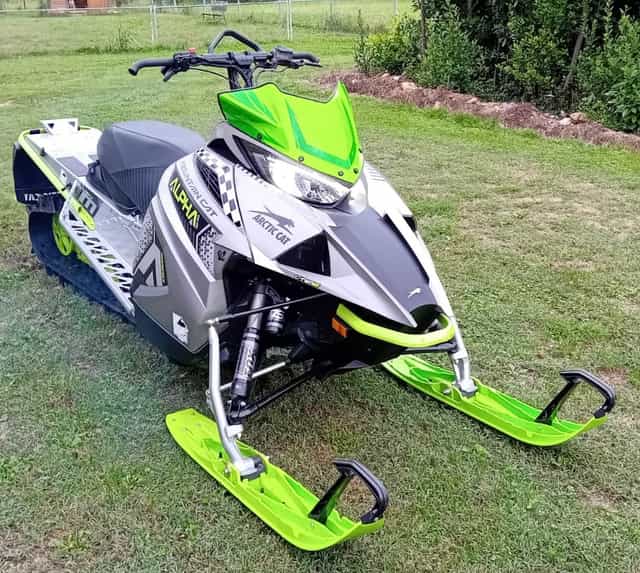 Arctic Cat sněžný skútr snowmobile Mountain Cat Alpha One 800 154’’