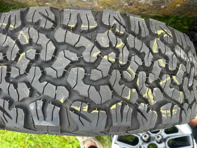 Jeep Wrangler 255/75 r17 BF Goodrich All Terrain