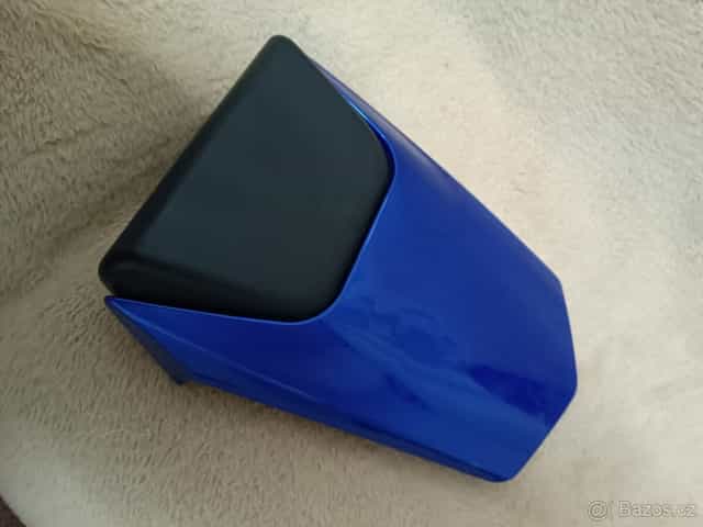 Prodám Zadní kryt zadního sedadla na Yamahu R1 00-01