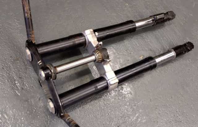 Aprilia RS 125 přední vidlice