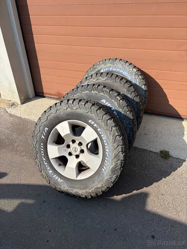 KOLA NISSAN NAVARA D40