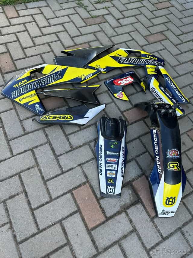 plasty Husqvarna 250i