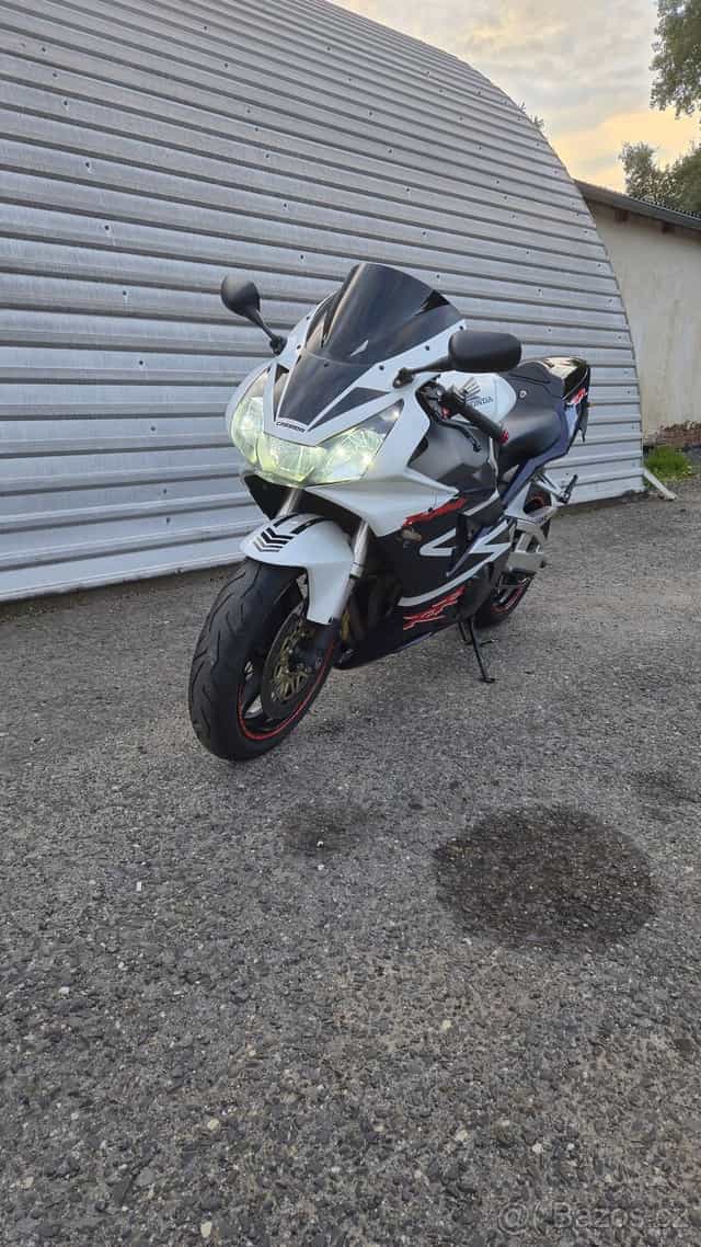 Honda cbr 954 rr fireblade