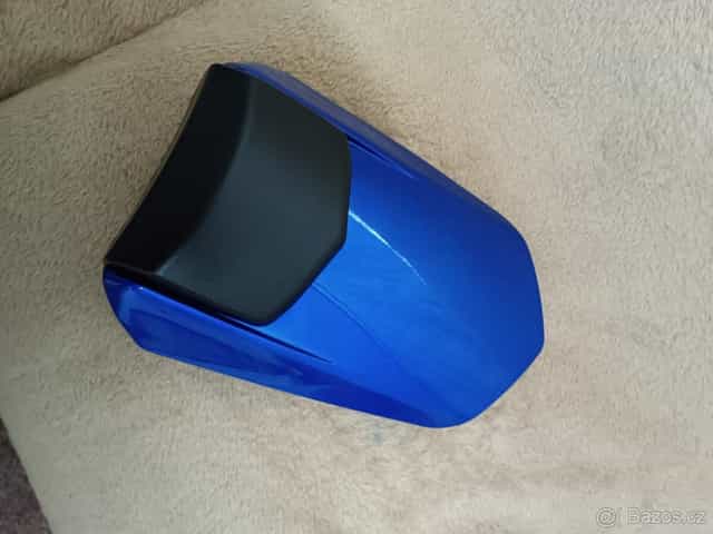 Prodám Zadní kryt zadního sedadla na Yamahu R1 04-06