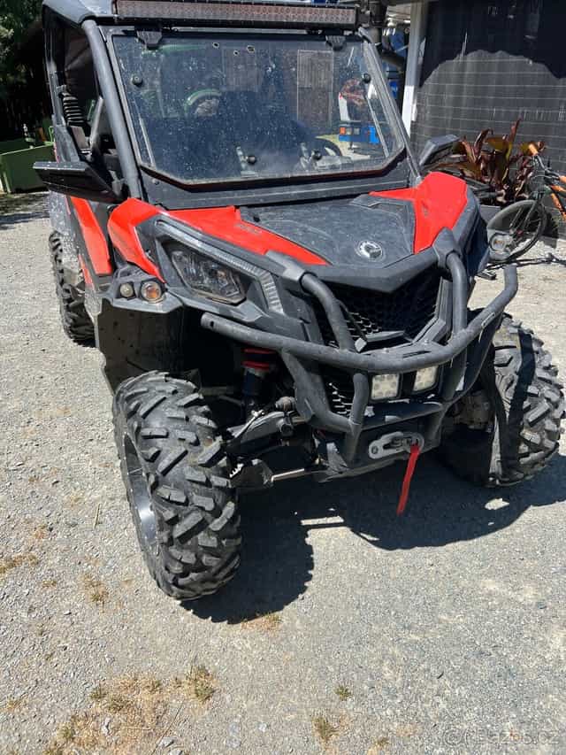 CAN-AM Maverick trail 800 DPS