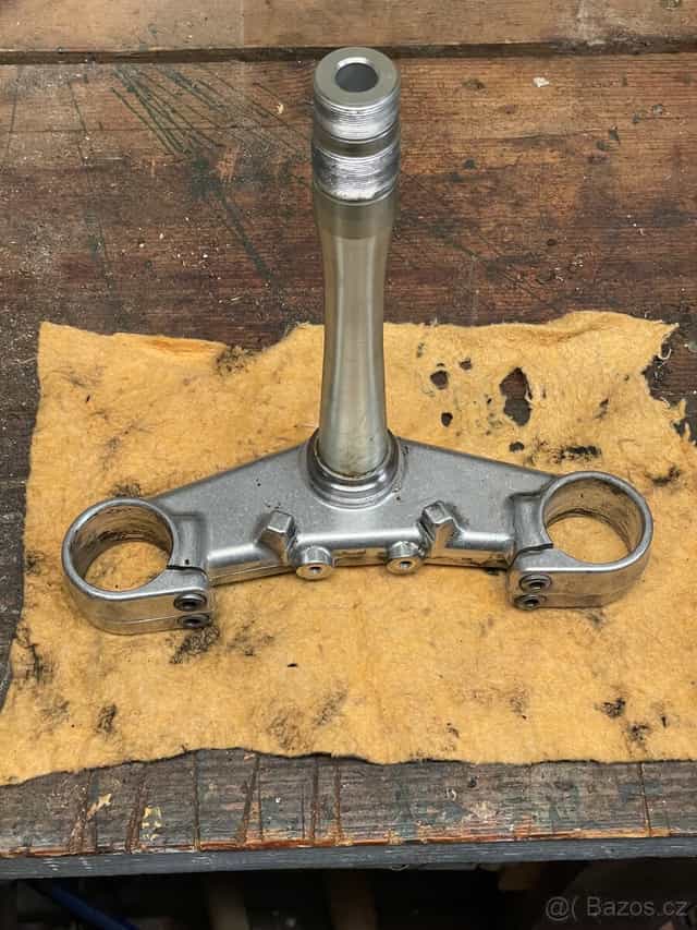 Spodní brýle Yamaha R6 (r.v.99,00,01,02)