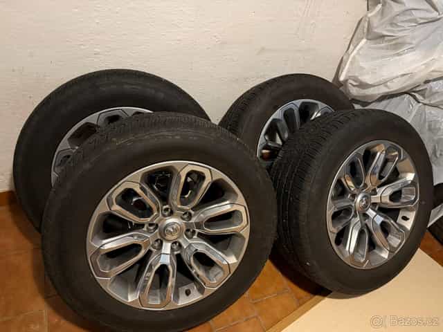 Dodge RAM 1500 originál ALU DISKY  5Generace