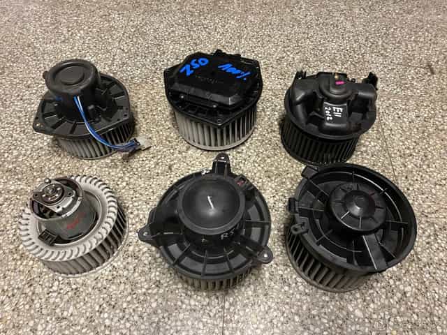 Motorek větráku Nissan