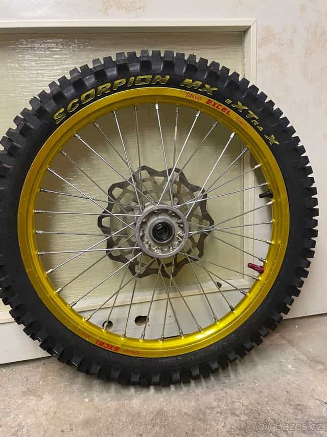 Přední kolo na  Suzuki