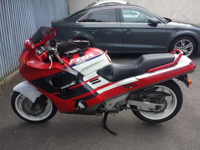 Honda cbr 1000f