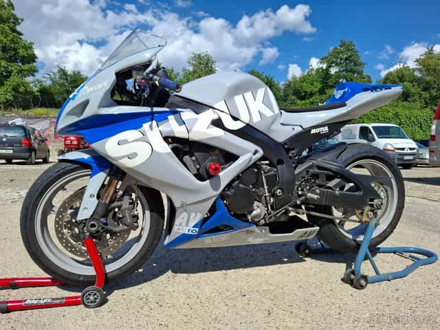 SUZUKI GSXR 750