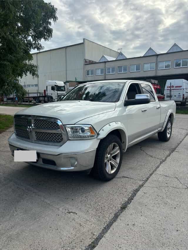 Dodge RAM 1500 Laramie 6míst DPH