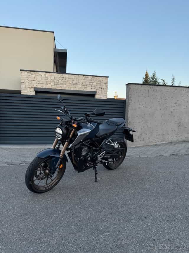 Honda CB125R – 2021, MIVV výfuk, top stav