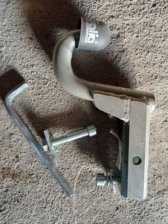 Tažné ( koule) na Hummer a escalade