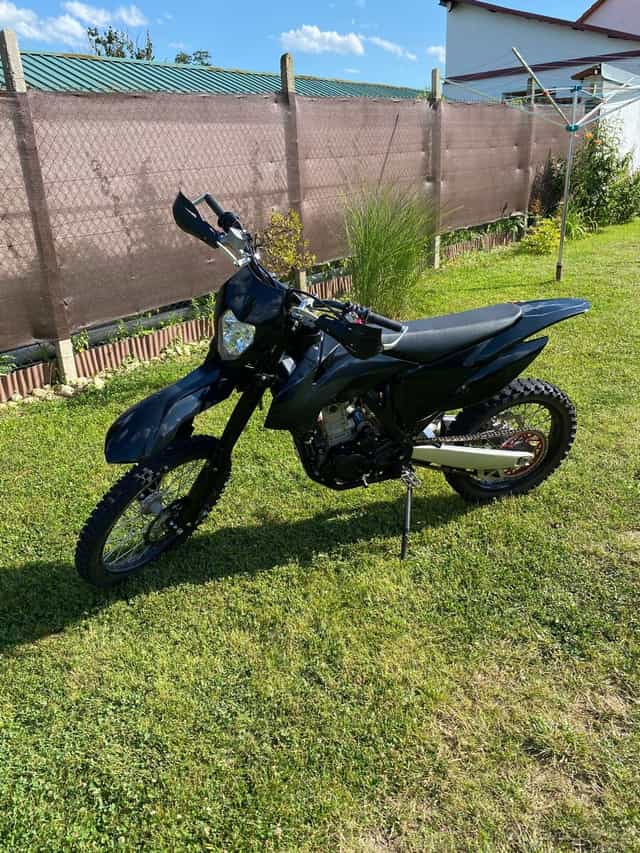 Enduro motorka 300ccm