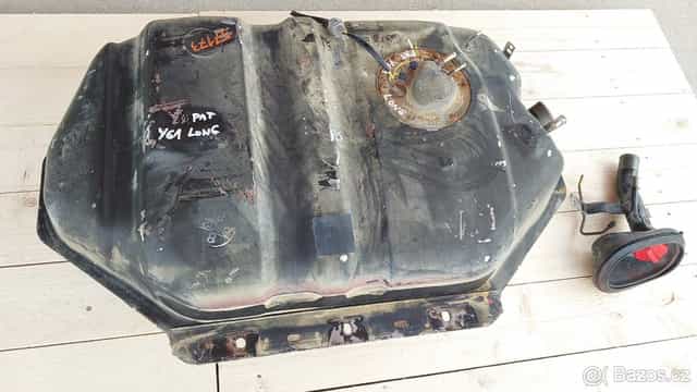 Nissan Patrol Y61 - Nádrž paliva Wagoon