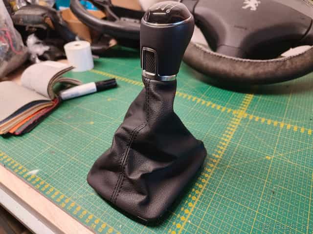 Originální kožená řadící páka s manžetou VW