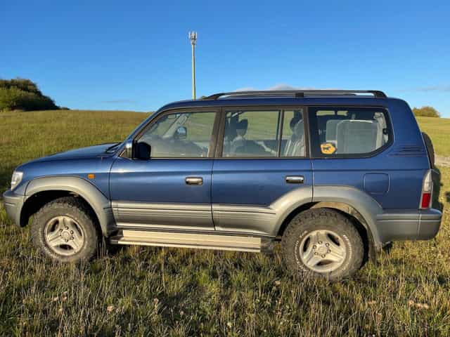 TOYOTA Land Cruiser 90, Diesel 3,0l / 120 kW