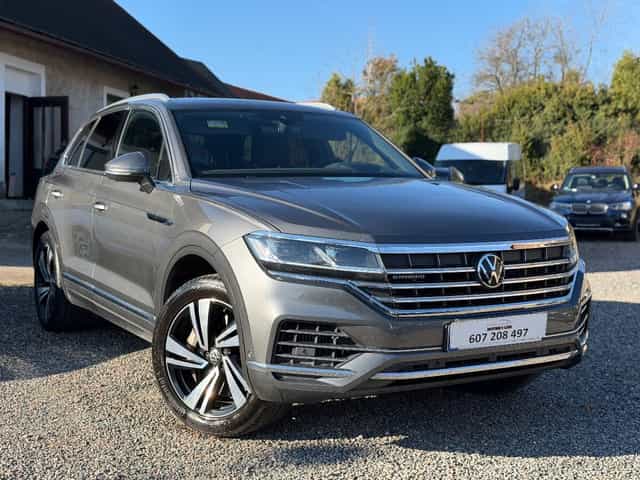 VW Touareg 3.0TSi V6 E HYBRID 2022 - MAX VÝBAVA - DPH