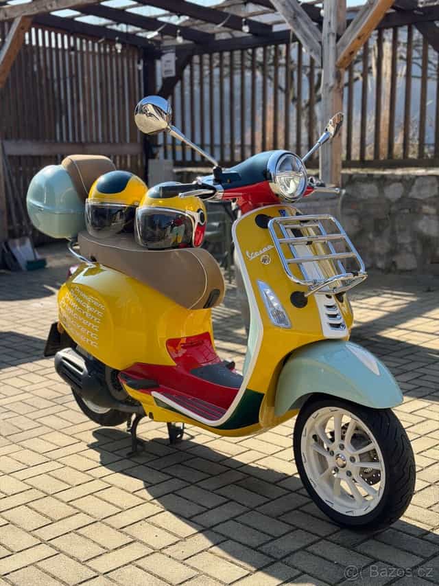 VESPA PRIMAVERA SEAN WOTHERSPOON 125ccm
