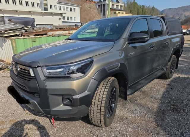 Toyota Hilux 2.8 D-4D Double Cab Invincible 150kw
