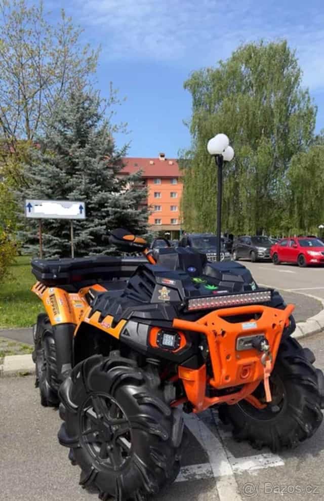 Čtyřkolky Polaris SportsMan High-Lifter 100cp
