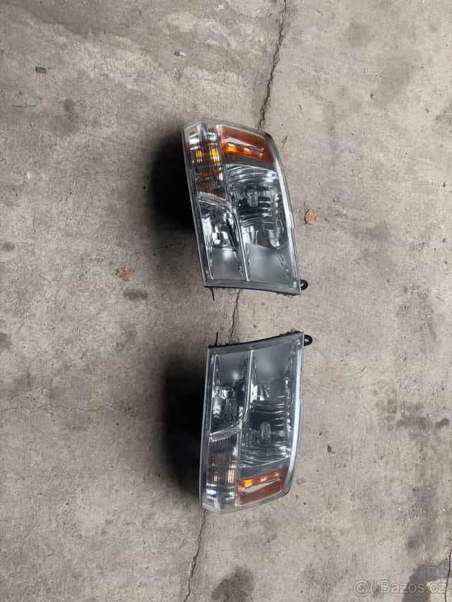 Světla Dodge ram 1500