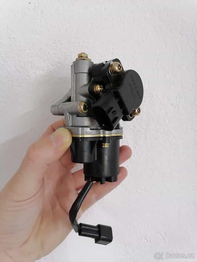 Yamaha YZF R1 2006 servomotor klapek s TPS senzorem