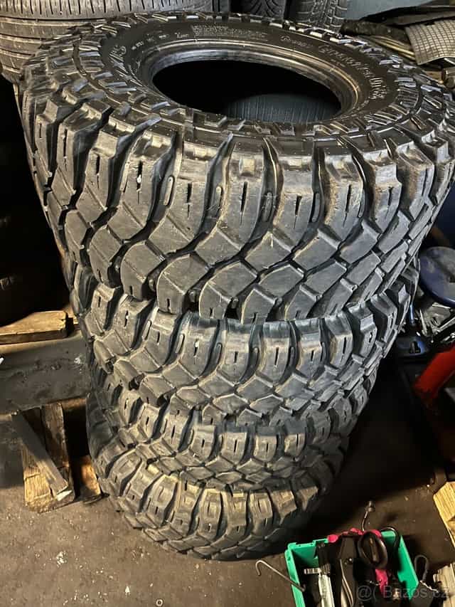 35x12,5 r15 Maxxis