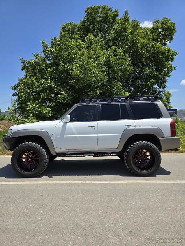 Hliníkový strešný nosič Nissan Patrol Y61