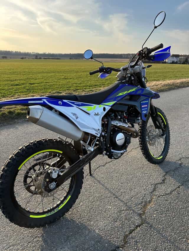 Sherco se 125 4t 2024 - 2400 km, TOP stav