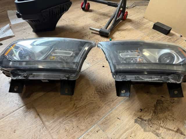 Dodge durango světla oem komplet