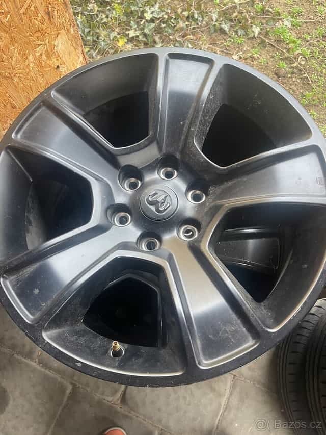 Dodge ram 1500 20 palcu 5 generace