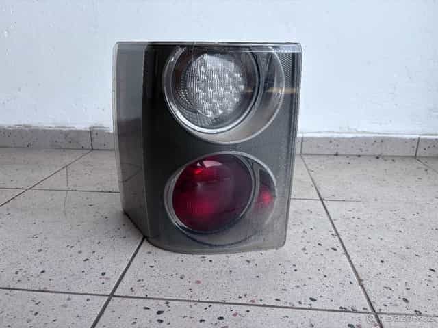 Zadní lampa Range Rover L322 - drobné poškození