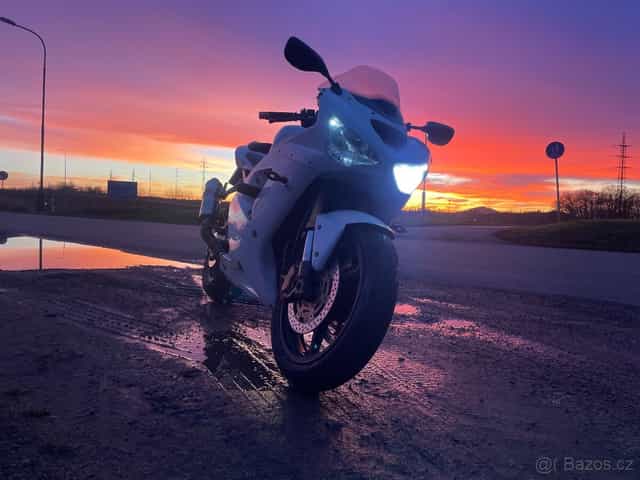 Kawasaki zx6r 636