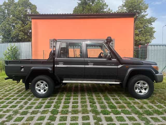 Toyota Land Cruiser 79