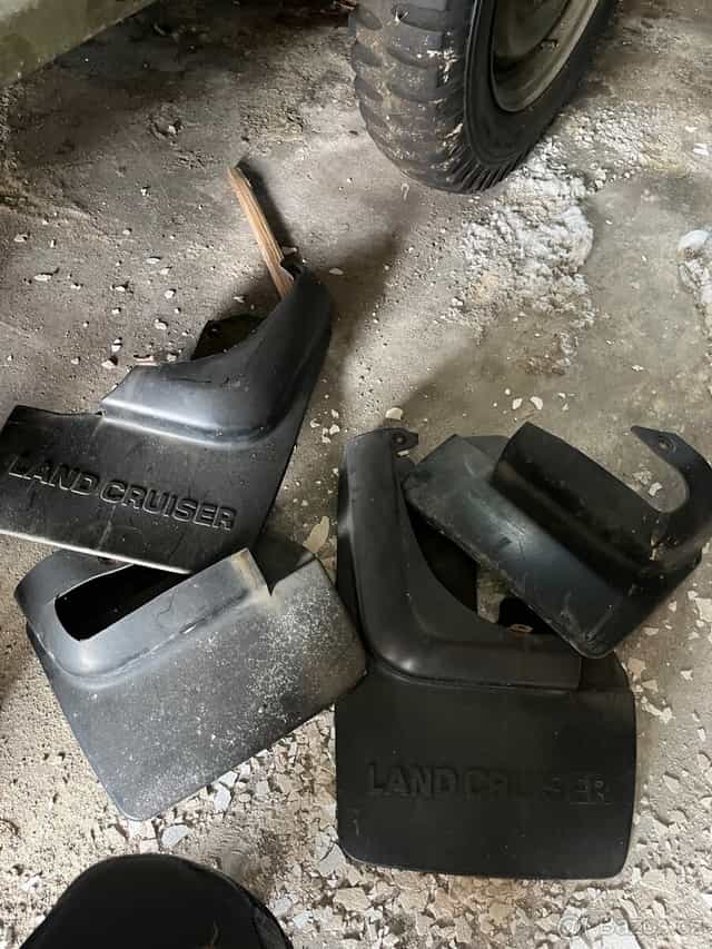 Zástěrky Toyota Land Cruiser 80