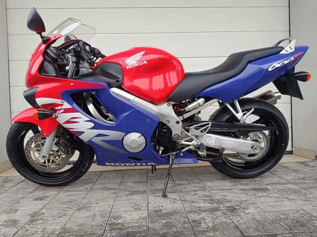 Honda CBR 600F naj. pouze 13800km