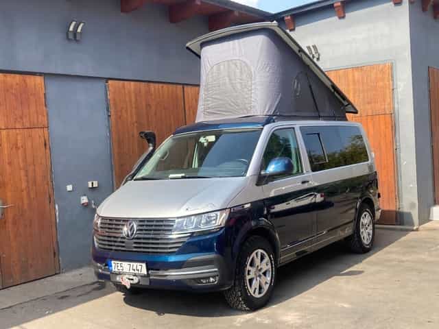 VOLKSWAGEN T6 2,0TDI 4x4 CALIFORNIA STYL 6míst