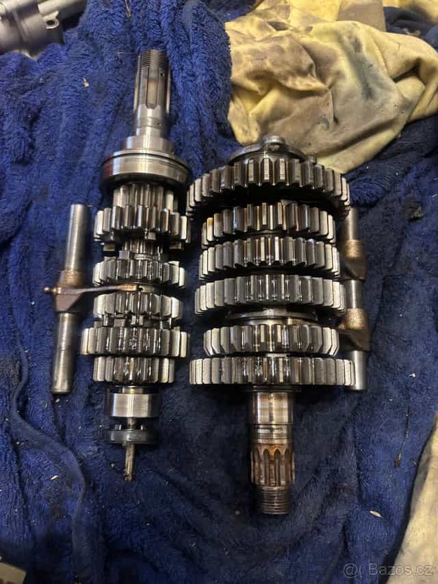 Prevodovka spojka klika atd. na Suzuki Gsxr 750 600 06-10