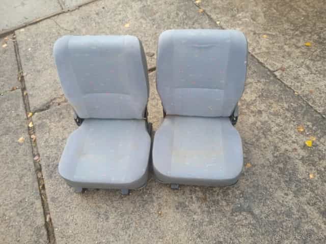 Zadní sedadla Suzuki Samurai