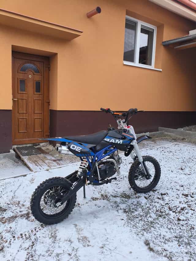 Pitbike 125ccm,4- takt, po výměně pístní sady ,super stav