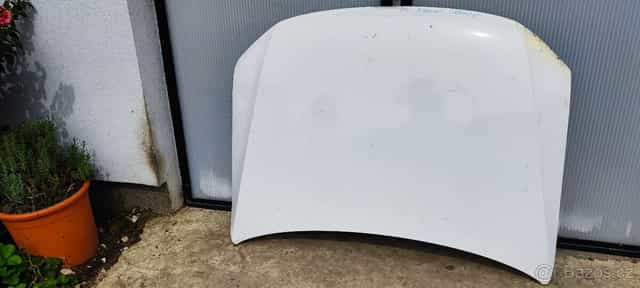 VW Amarok rv. 2012 - Kapota