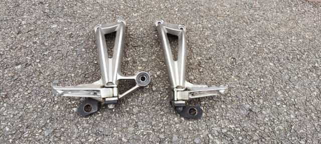 Zadní stupačky na FZ1